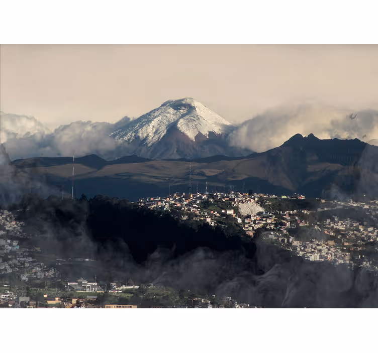 Muntele Fototapet vedere la munte înzăpezit - TenStickers