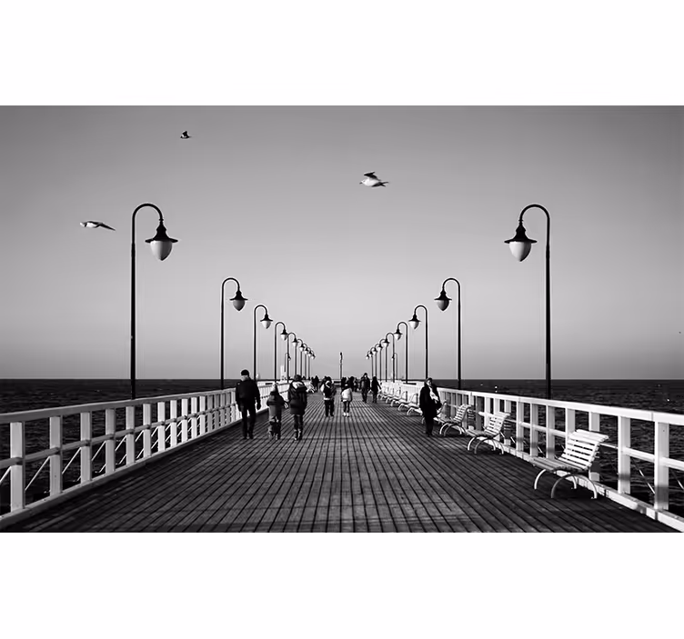Fototapet de oraș plimbare pe malul mării pe dig - TenStickers