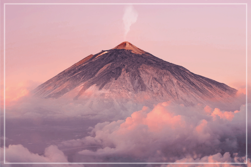 Naproane modern peisaj montan vulcanic - TenStickers