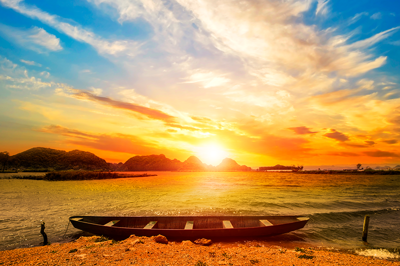 Naproane modern apus peste râu - TenStickers