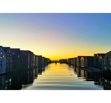 Fototapet de oraș reflecție apus de soare pe canal - TenStickers