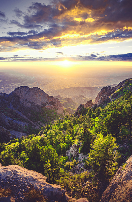 Poster pentru salon răsărit pe munte - TenStickers