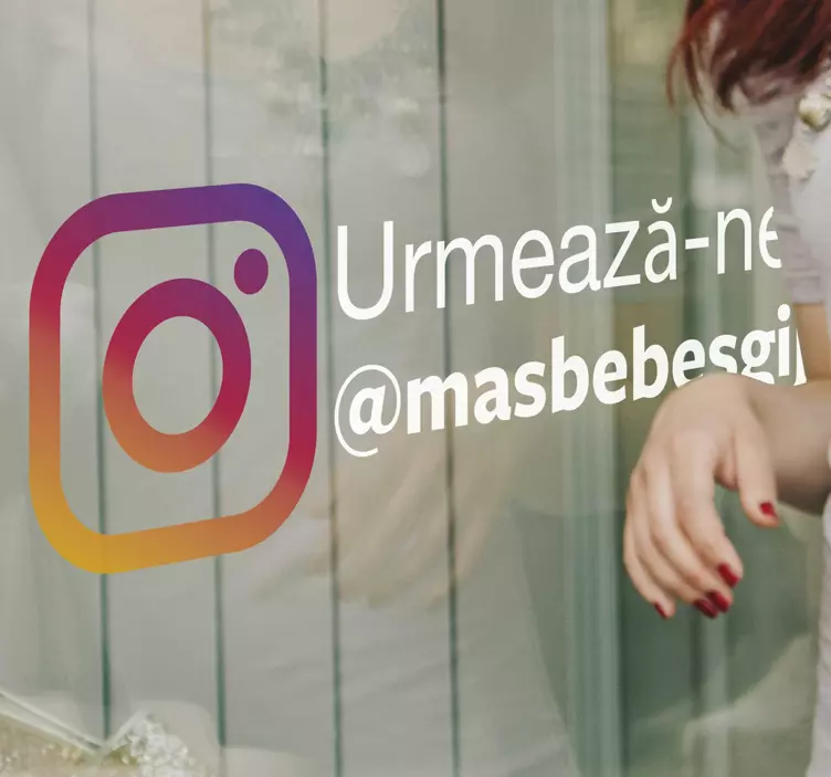Urmați-ne pe autocolantul din fața magazinului instagram - TenStickers