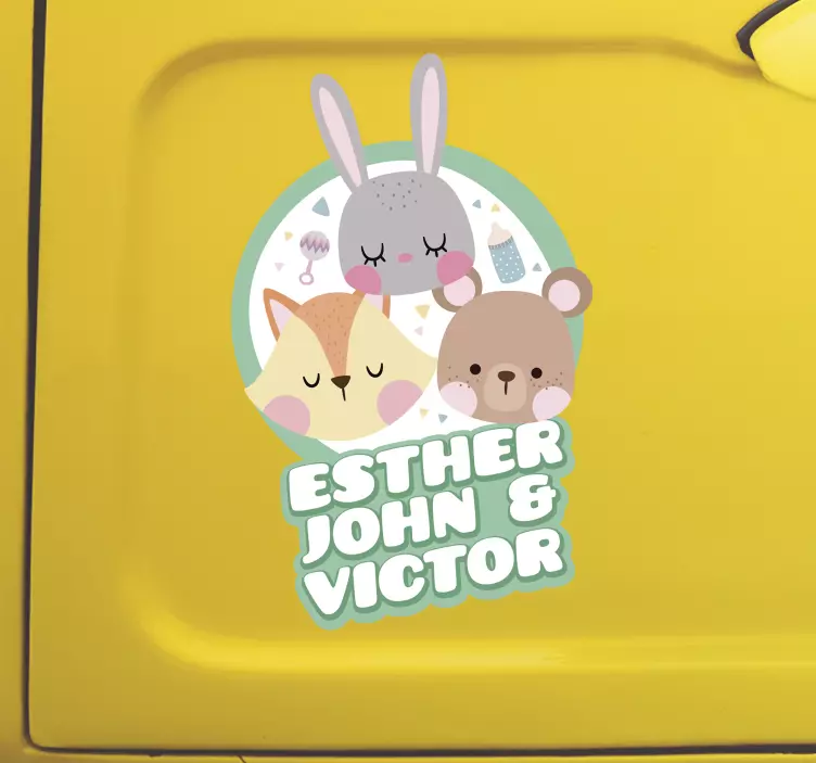 Animale cu nume bebeluș la bordul autocolantului - TenStickers