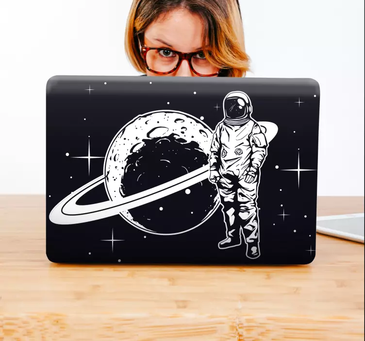 Autocolant pentru laptop astronaut și planetă - TenStickers