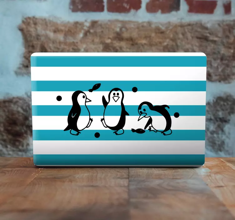 Autocolant pentru laptop design jucăuș de pinguin - TenStickers