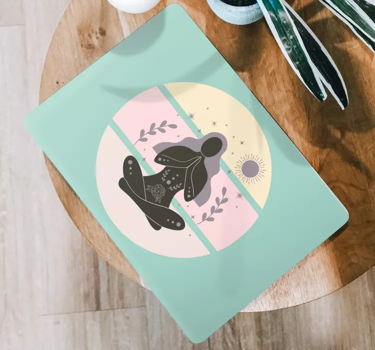 Autocolant pentru laptop figura feminină meditând - TenStickers