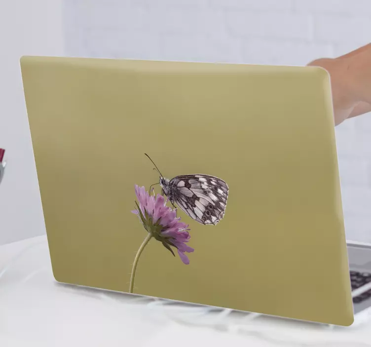 Autocolant pentru laptop fluture pe floare - TenStickers