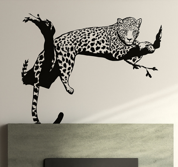 Autocolant sufragerie leopard pe copac - TenStickers