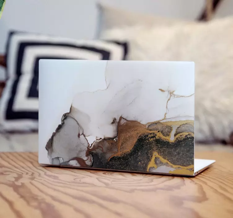 Piele de laptop din marmură neagră și aurie - TenStickers