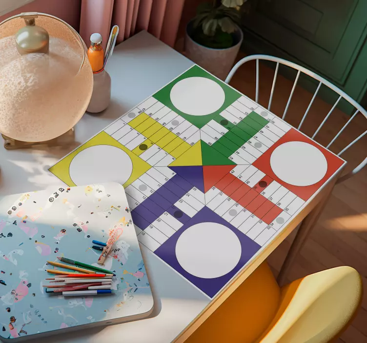 Autocolante mobila jocul ParcheesiParcheesi este un joc de strate - TenStickers