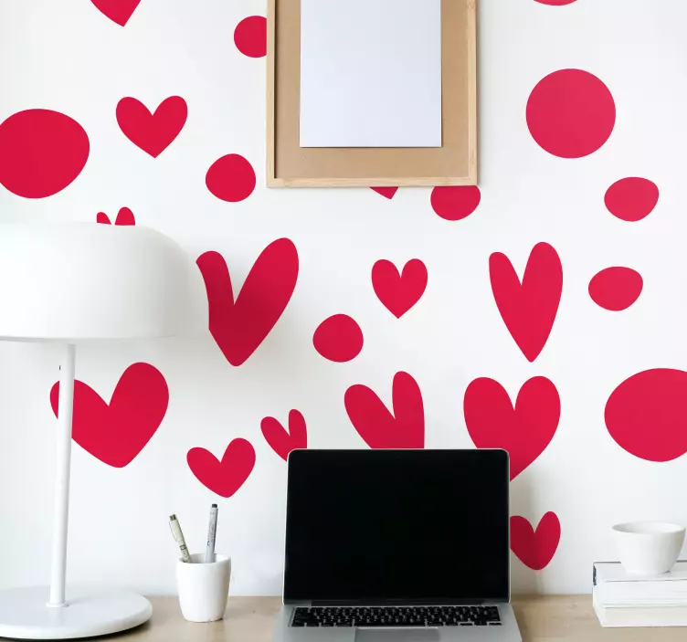Model cu autocolant de perete cu inimioare de puncte - TenStickers