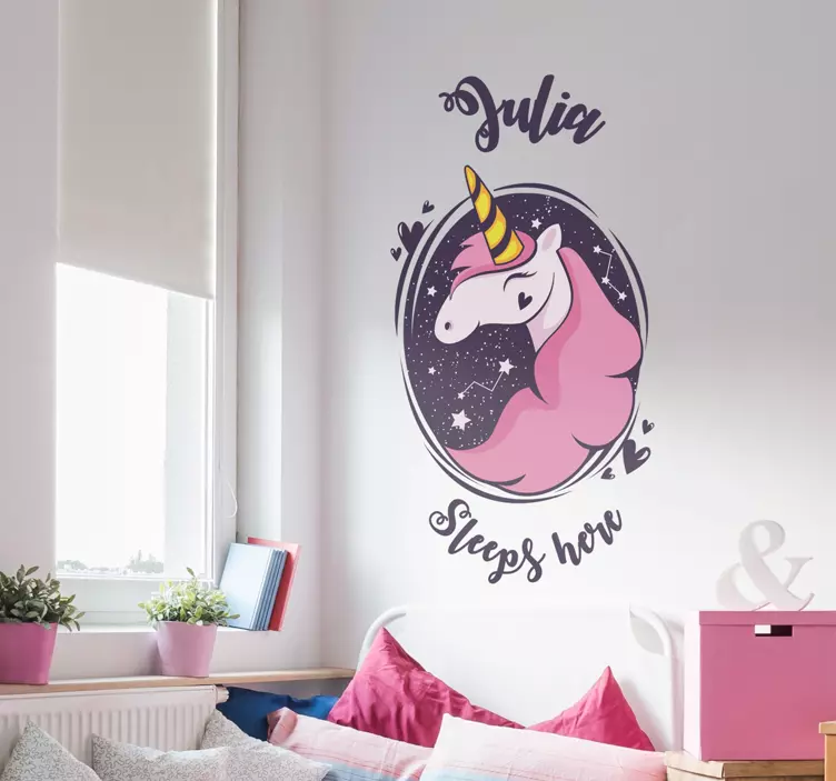 Unicorn roz cu autocolant de perete nume - TenStickers