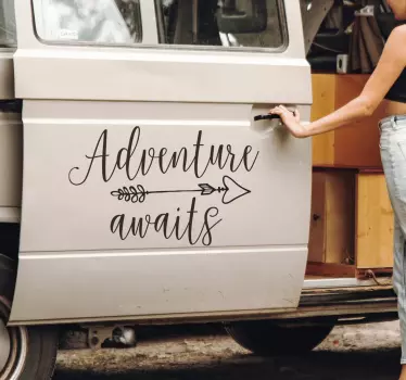 Aventura asteapta autocolant de caligrafie - TenStickers