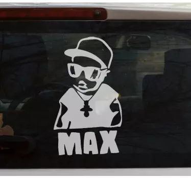 Copil rapper cu suzetă și nume bebeluș în autocolant - TenStickers
