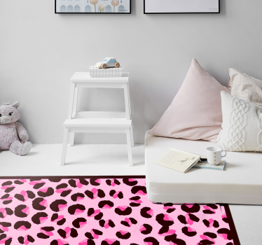 Covor roz aprins leopard cu imprimeu animal - TenStickers